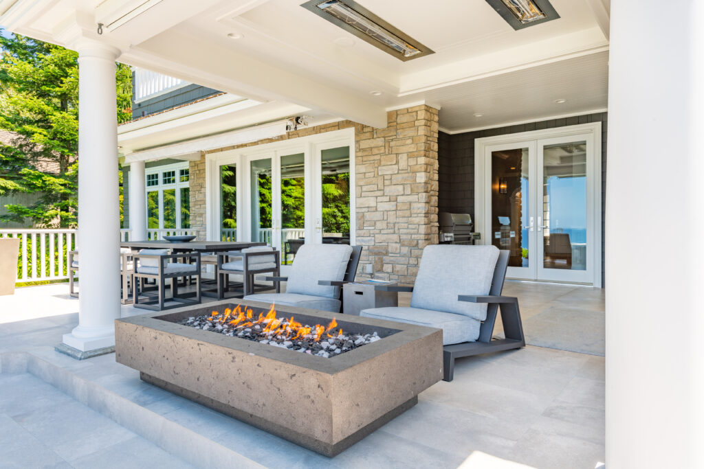 Luxury,View,Home,Deck,With,Ocean,View,Fireplace,Hot,Tub